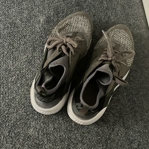 Nike shoes size 7 youth